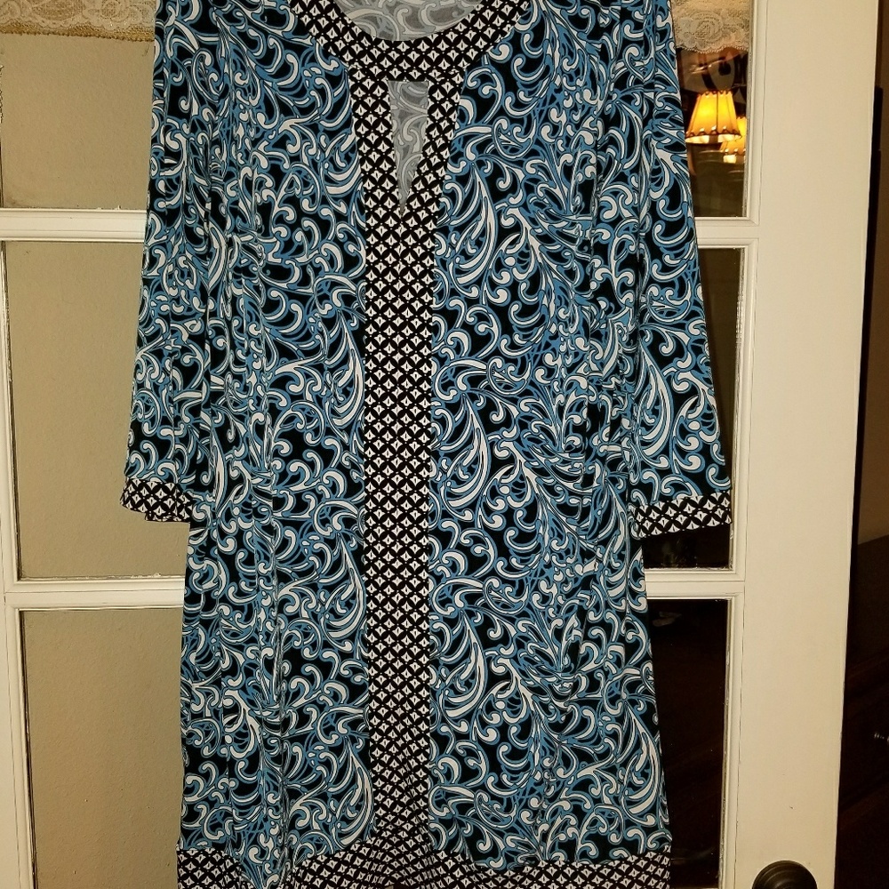 Top - Picture 2 of 2